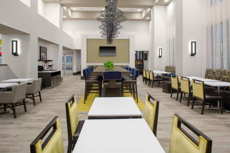 Hampton Inn & Suites Irvine-Orange County Airport — photo 4