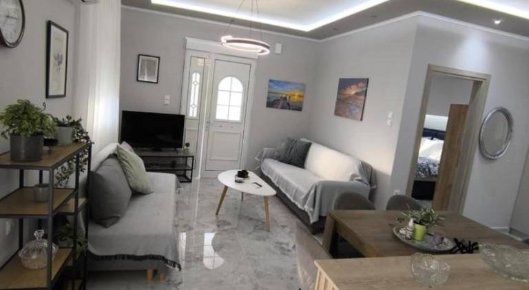 Holiday apartment with patio & yard | Beach nearby | Pets allowed in Kavala