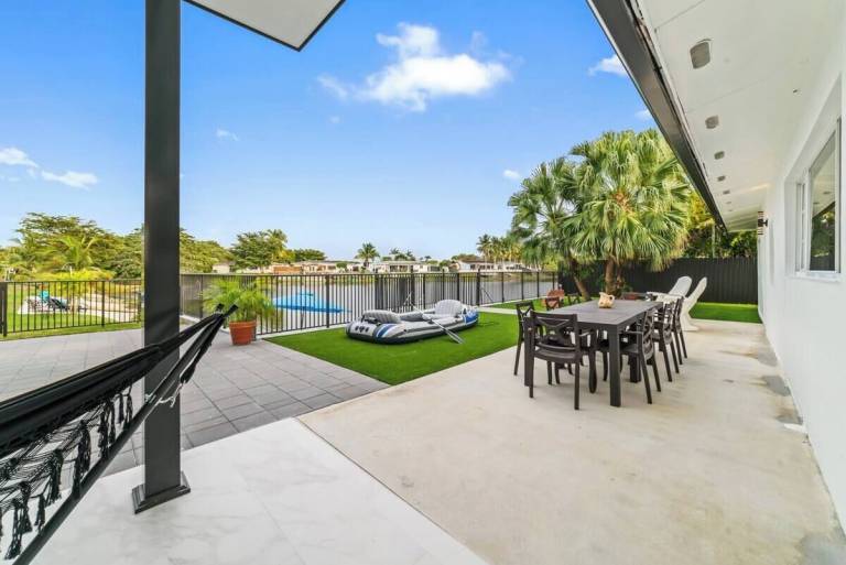 Villa  The Crossings