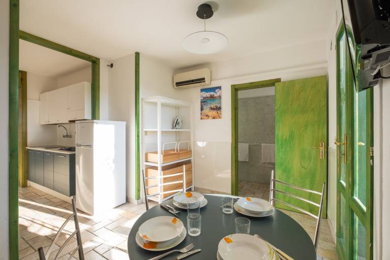 Apartment 'Appartamento Con Due Camere E Giardinetto' with Sea View — photo 5