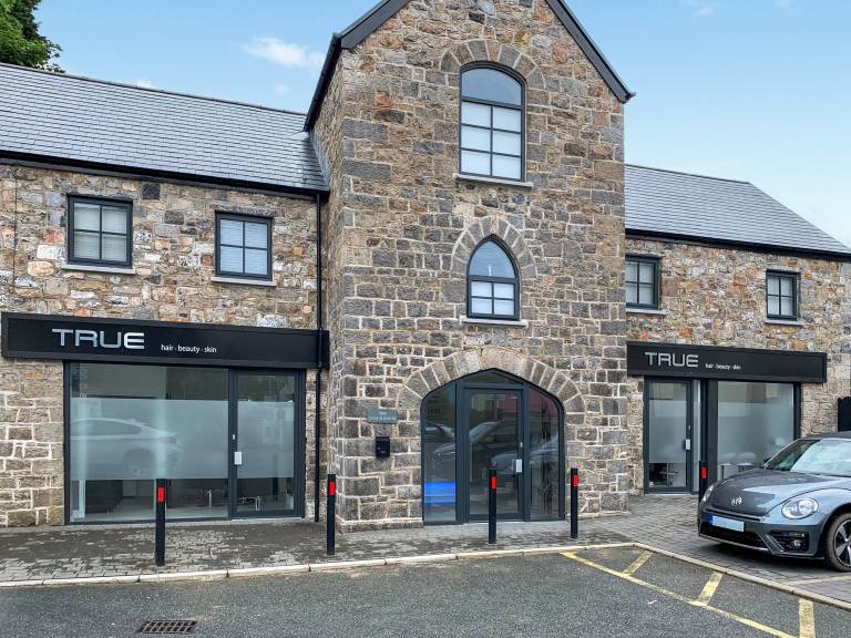 Child-friendly beautiful apartment with garden | River view | Next to the beach | Pets allowed in Tenby