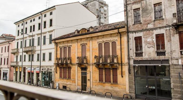 INTERO APPARTAMENTO nel cuore di VICENZA — photo 3