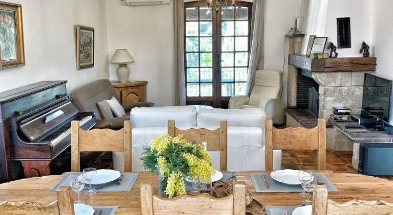 Fully equipped wonderful vacation home with patio, hot tub & garden | Pets are welcome — photo 3
