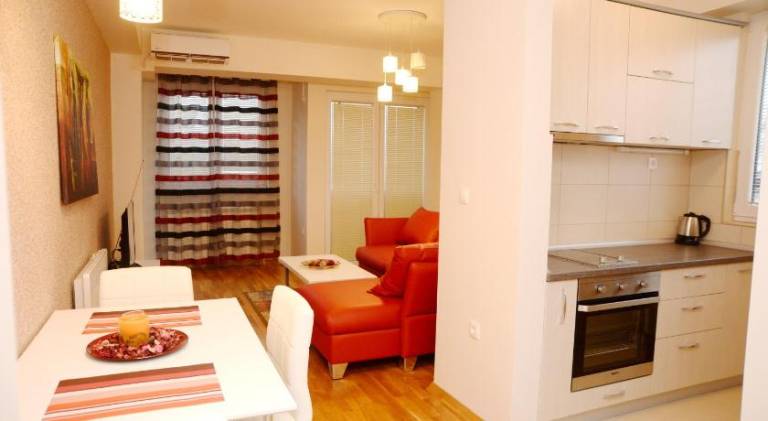 Apartment with terrace — photo 2