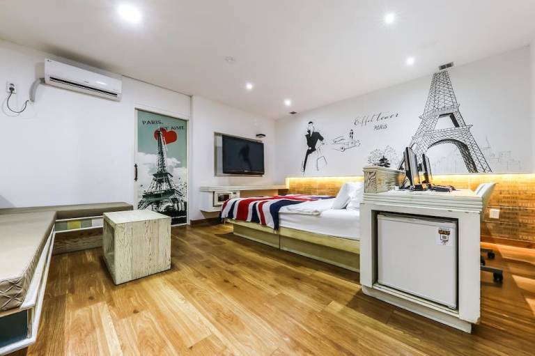 Born Hotel Cheongju