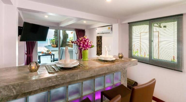 Lovely holiday apartment with terrace, private pool & BBQ | Close to the beach | Suitable for remote work | Pet-friendly — photo 4