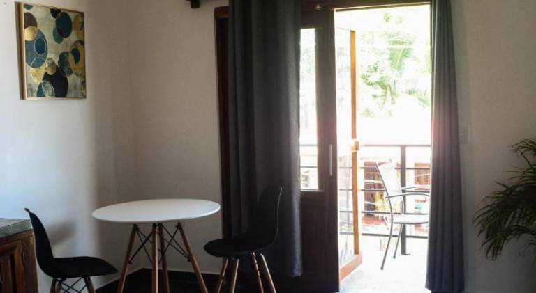 Holiday apartment with yard — photo 4