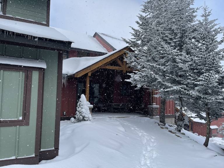 House  Snowshoe