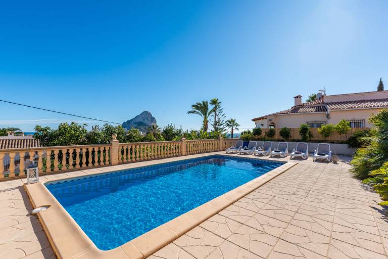 Fully equipped nice villa with patio, yard & private pool | Dogs allowed — photo 4
