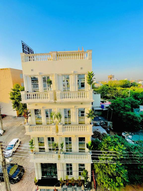 Hotel Crown Lahore