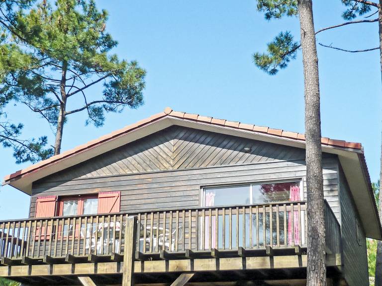 House with garden & patio — photo 3