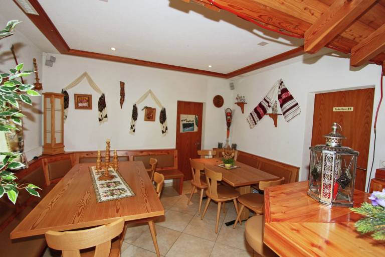 Chalet with yard | Mountain view — photo 4