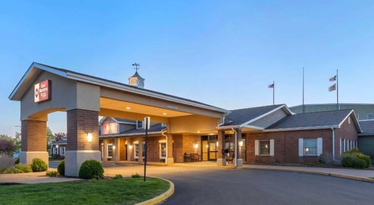 Best Western Plus Steeplegate Inn in Davenport, IA