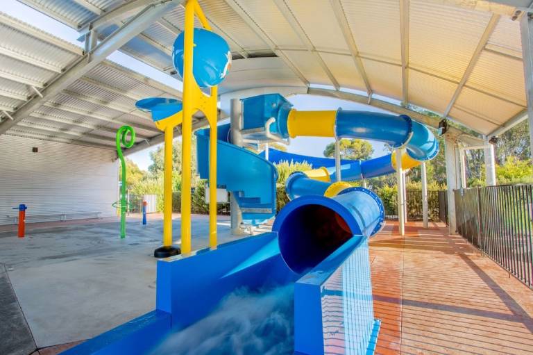 Holiday park Deniliquin Council