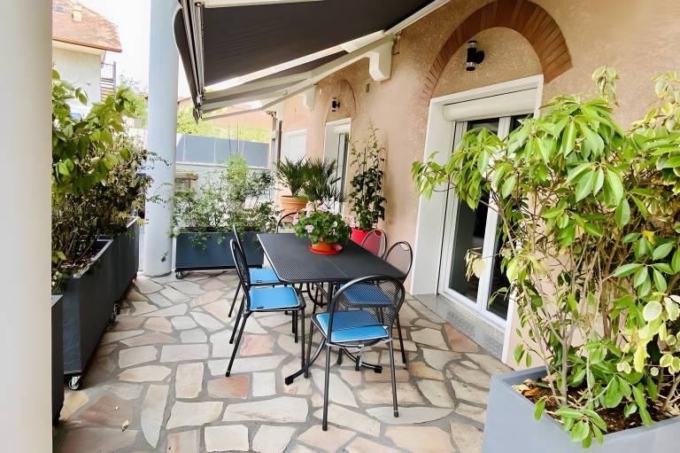 Apartment with terrace, fast internet & garden | Garden view — photo 4