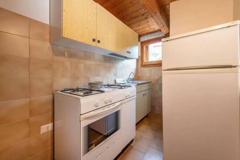 Rental apartment with yard & barbeque — photo 3