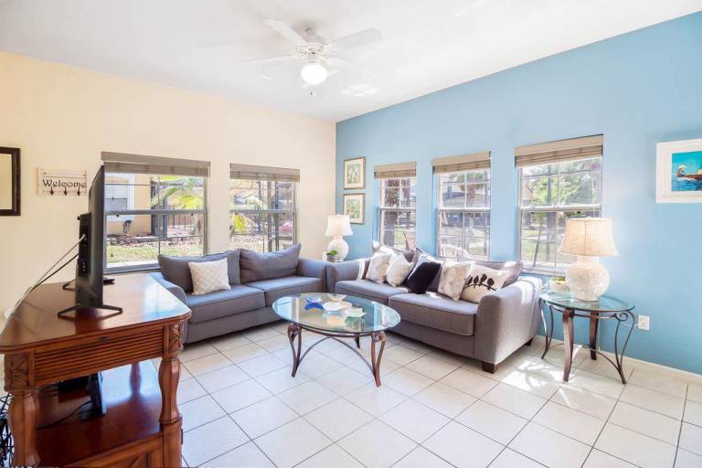 Fully equipped nice vacation home with pool | Pets allowed — photo 3
