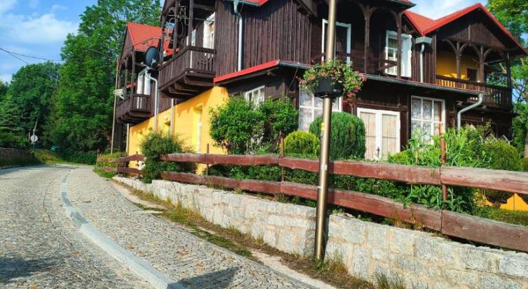 Rental apartment with patio & garden | Close to the ski | Pet-friendly in Szklarska Poreba