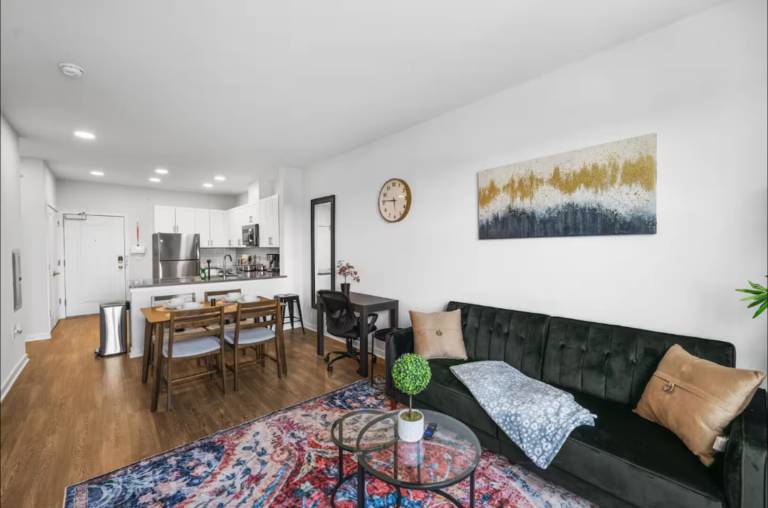 Apartment with terrace — photo 3