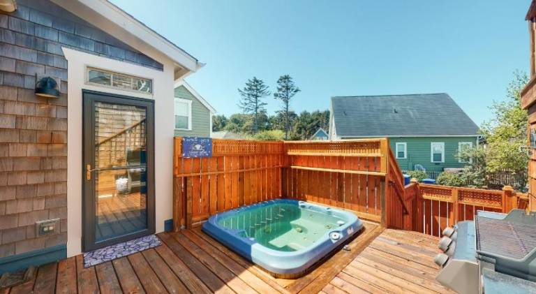 Vacation home | Beach nearby | Perfect for remote work | Pet-friendly — photo 3