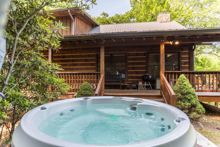 Azalea Hill - Mountain Views, Hot Tub, Pool Table, Ping Pong — photo 3