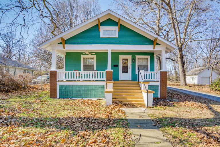 < 1 Mi to MSU! Updated Springfield House w/ Deck — photo 4