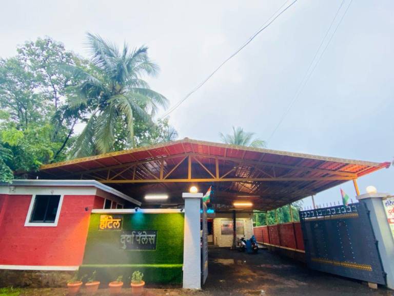 Durva Palace Hotel in Alibag