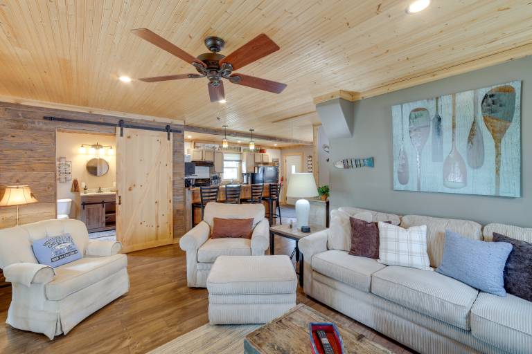 Lakefront Cottage w/ Deck Near Indiana Beach! — photo 3