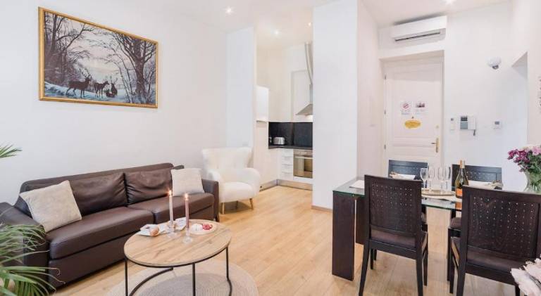 Apartment | Near Dancing House | Pets allowed — photo 4