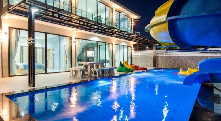 Wonderful villa with private pool, patio & barbeque | Good for workation | Pet-friendly — photo 3
