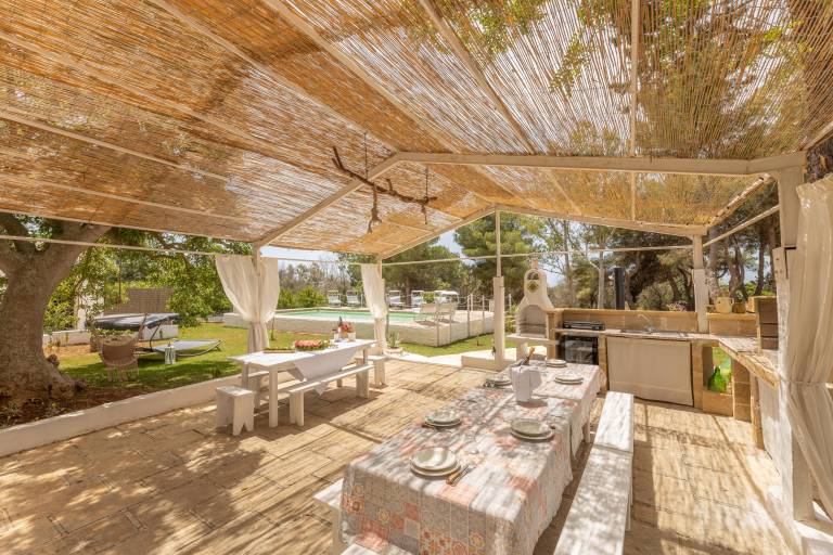 Family-oriented holiday apartment with pool, BBQ & yard | Pet-friendly — photo 5