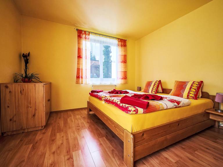 Holiday apartment with yard — photo 4