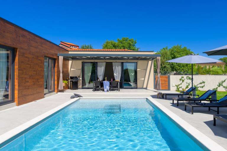 Fully equipped ample villa with pool, barbecue & terrace | Pets are welcome — photo 4