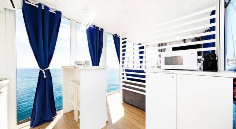 Lovely boat | Beach nearby | Pet-friendly — photo 3