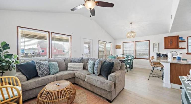 House with yard, private pool & BBQ | Suitable for remote work in Galveston, TX