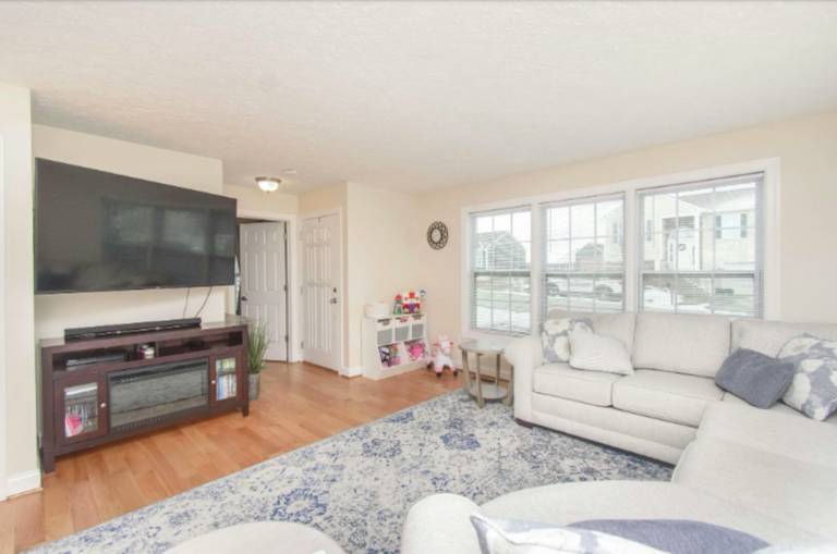 Children-friendly ample house with terrace, private pool & yard | Pets are welcome — photo 2