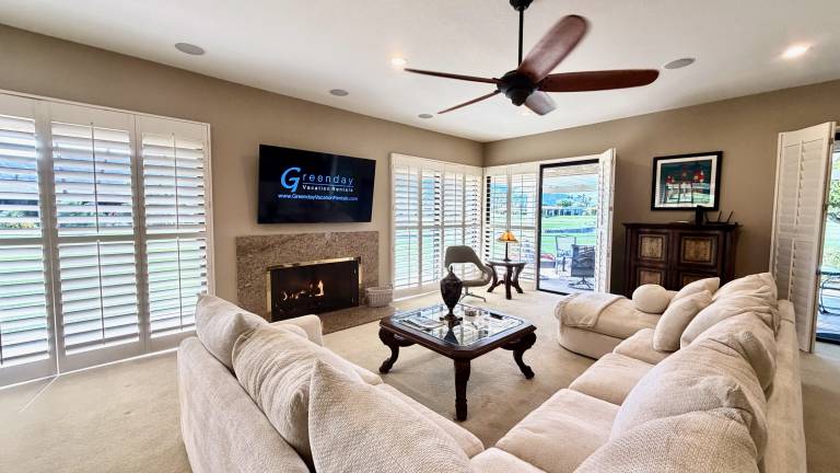 Family-oriented lovely condo with BBQ, yard & pool | Mountain view | Perfect for remote work | Pets allowed — photo 5