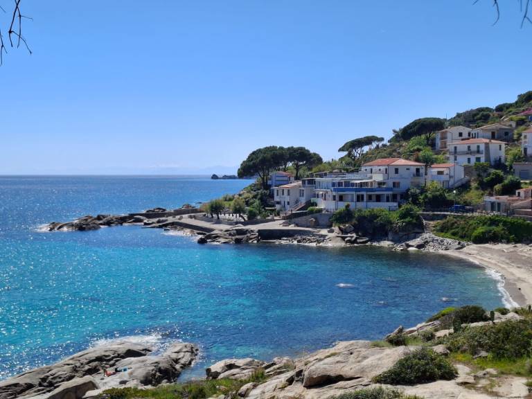 Rental apartment with patio | Beach nearby | Dogs allowed in Campo nell'Elba