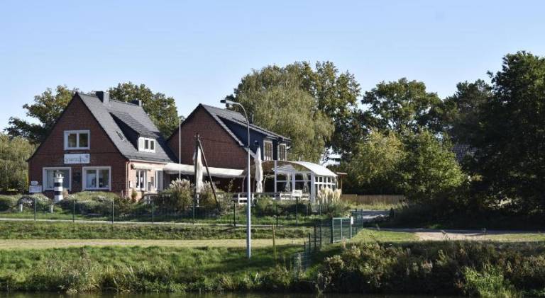 Pension zur Schleuse GARNI am Elbe Lubeck Kanal in Witzeeze