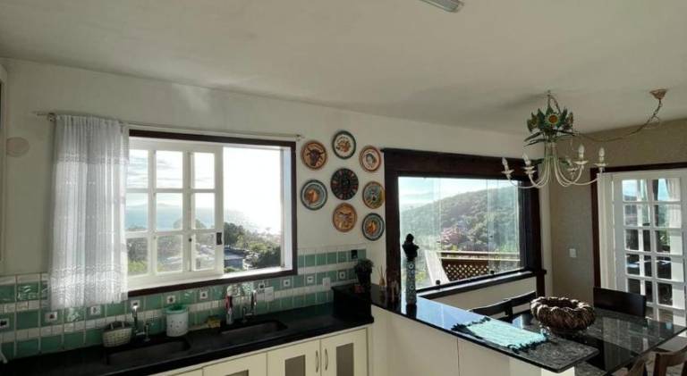 Vacation home with pool — photo 5