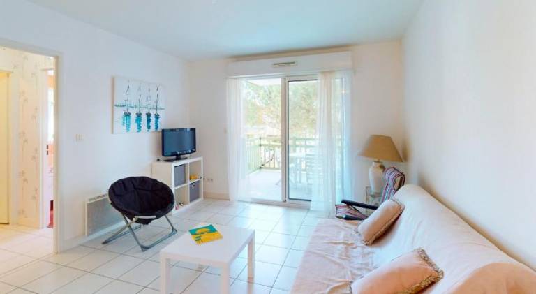 Rental apartment with patio | Pet-friendly — photo 2