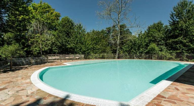 Rental apartment with pool — photo 2