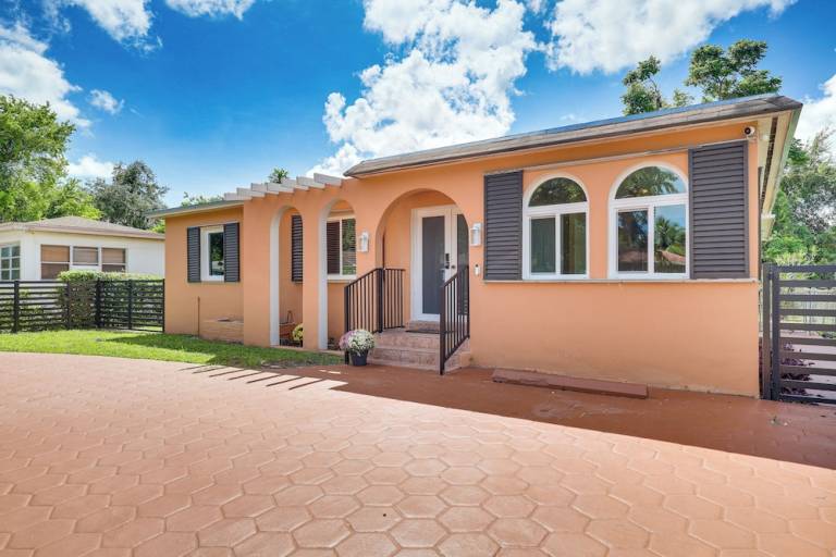 Cabin  Miami