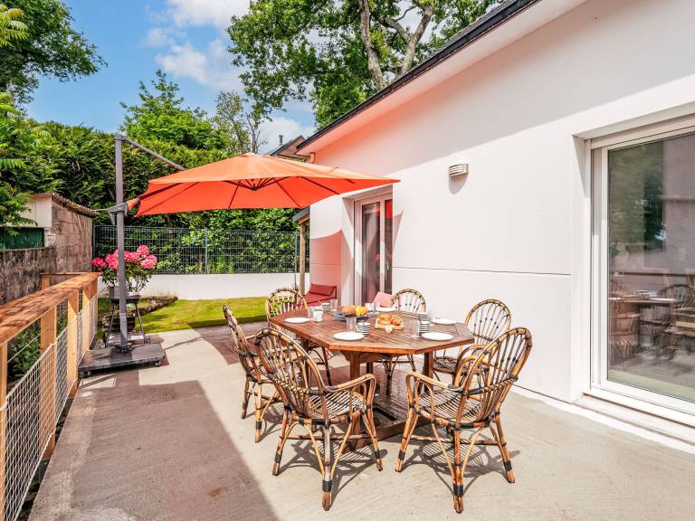 Charming house with grill, yard & patio | Pet-friendly — photo 3