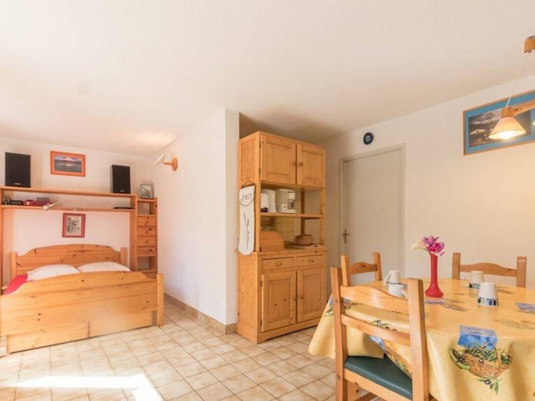 Charming Studio with Garden, Sleeps 4, South-Facing in Serre-Chevalier — photo 4