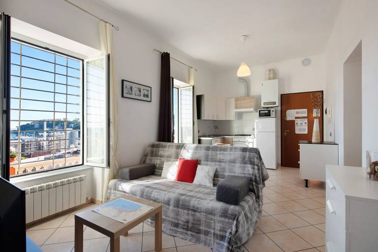 Vacation Apartment Trilocale in villa vista mare Apt 2 with Sea View — photo 5