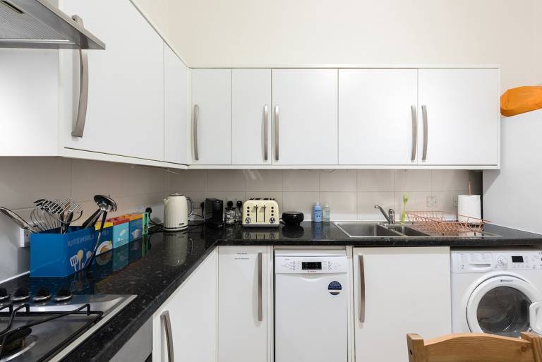 Child-friendly lovely apartment with yard, barbeque & fast internet | Pet-friendly — photo 4