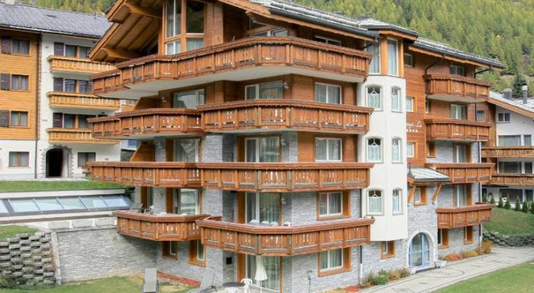 Holiday apartment with sauna, garden & hot tub | Close to the ski | Pets allowed in Saas Grund