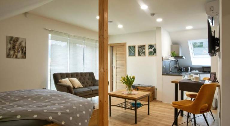 Holiday apartment with terrace, hot tub & yard — photo 2