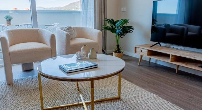 Holiday apartment with pool in Estepona